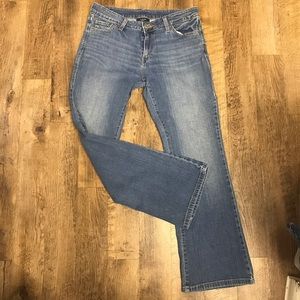 Mid rise boot jeans